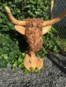 Bull's head made entirely of wood, a Monfort, very special work of art.